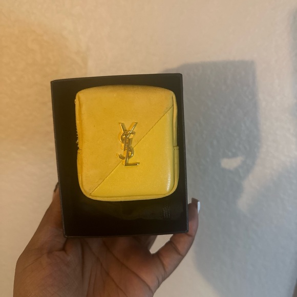 Saint Laurent - Picture 4 of 9